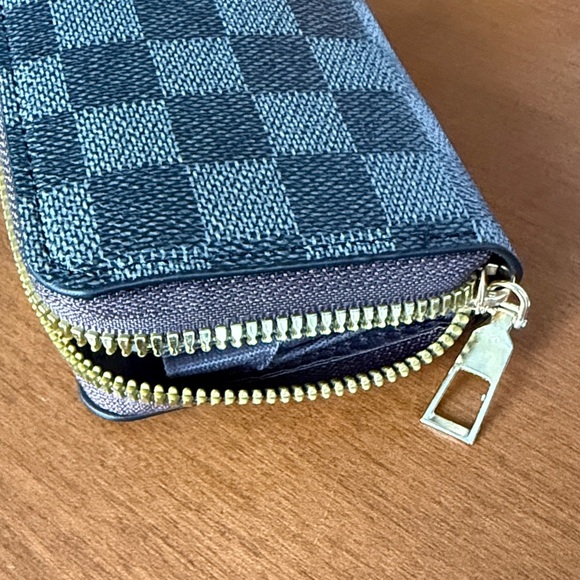 Fashion Card wallet with excellent condition - Picture 4 of 6